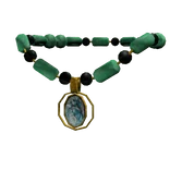 Pratinjau Jade Necklace with Shell Pendant
